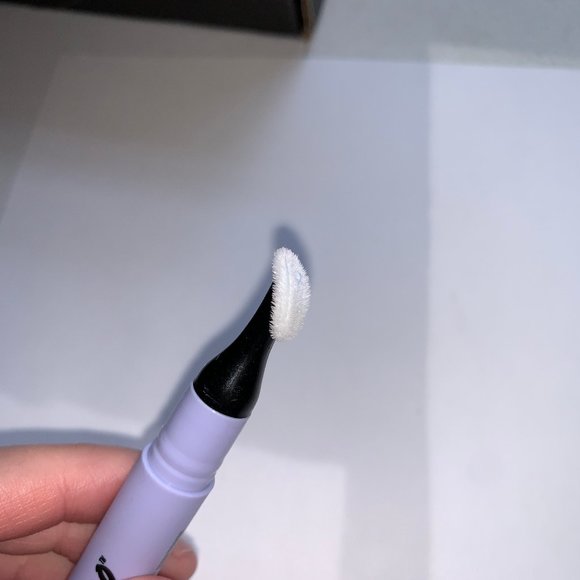 *Free Gift* Maybelline New York Master Camo Color Correcting Pen in Blue - Picture 7 of 8